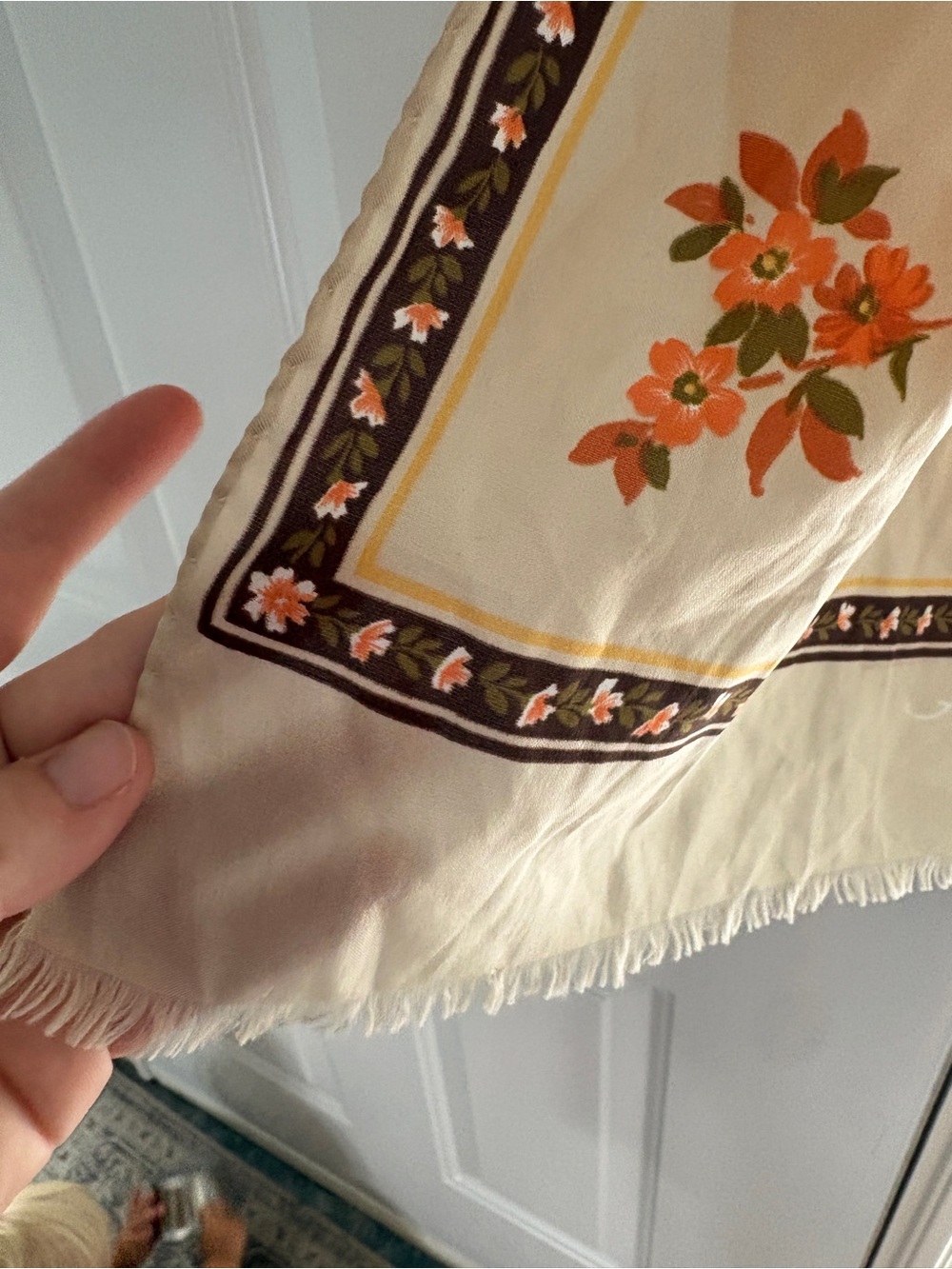 Gorgeous Fiorini Long Scarf Silky Floral Cream Orange Brown Fall Fringe - Picture 5 of 8